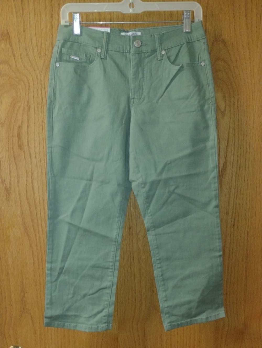 Nine West Women's Green Chrystie Capri Jeans (J1415)